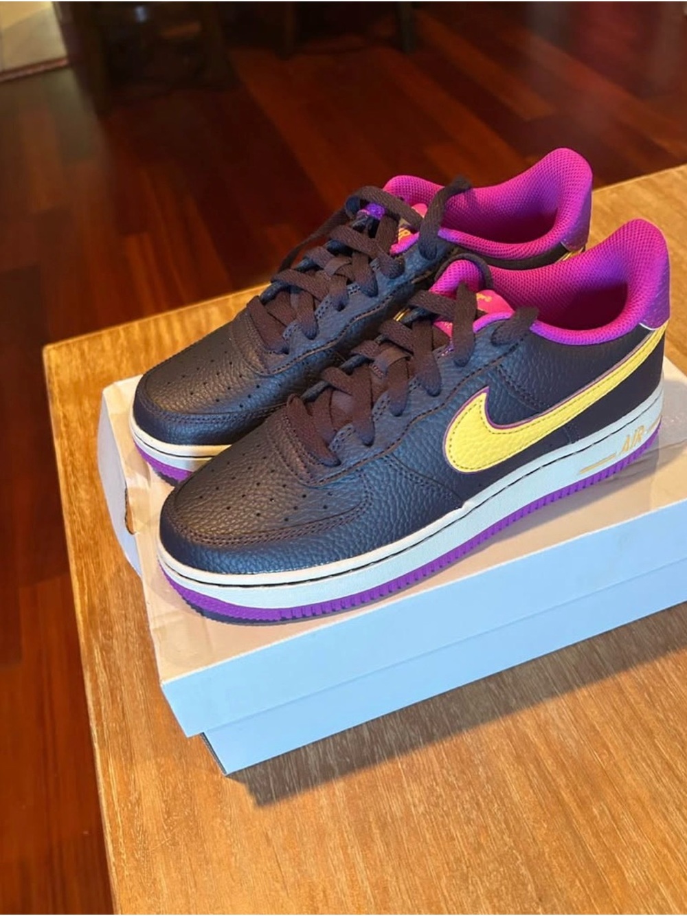 Nike Kids' Purple & Yellow (Lakers) Low-Top Sneakers with Purple Lining